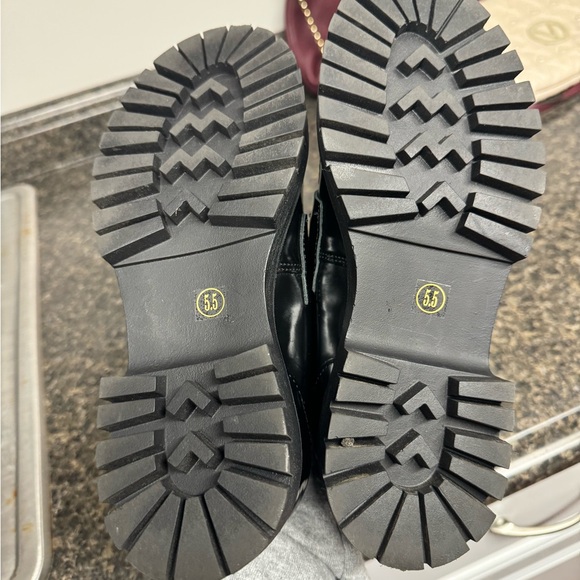 LIKE NEW! Steve Madden loafers - Picture 6 of 6